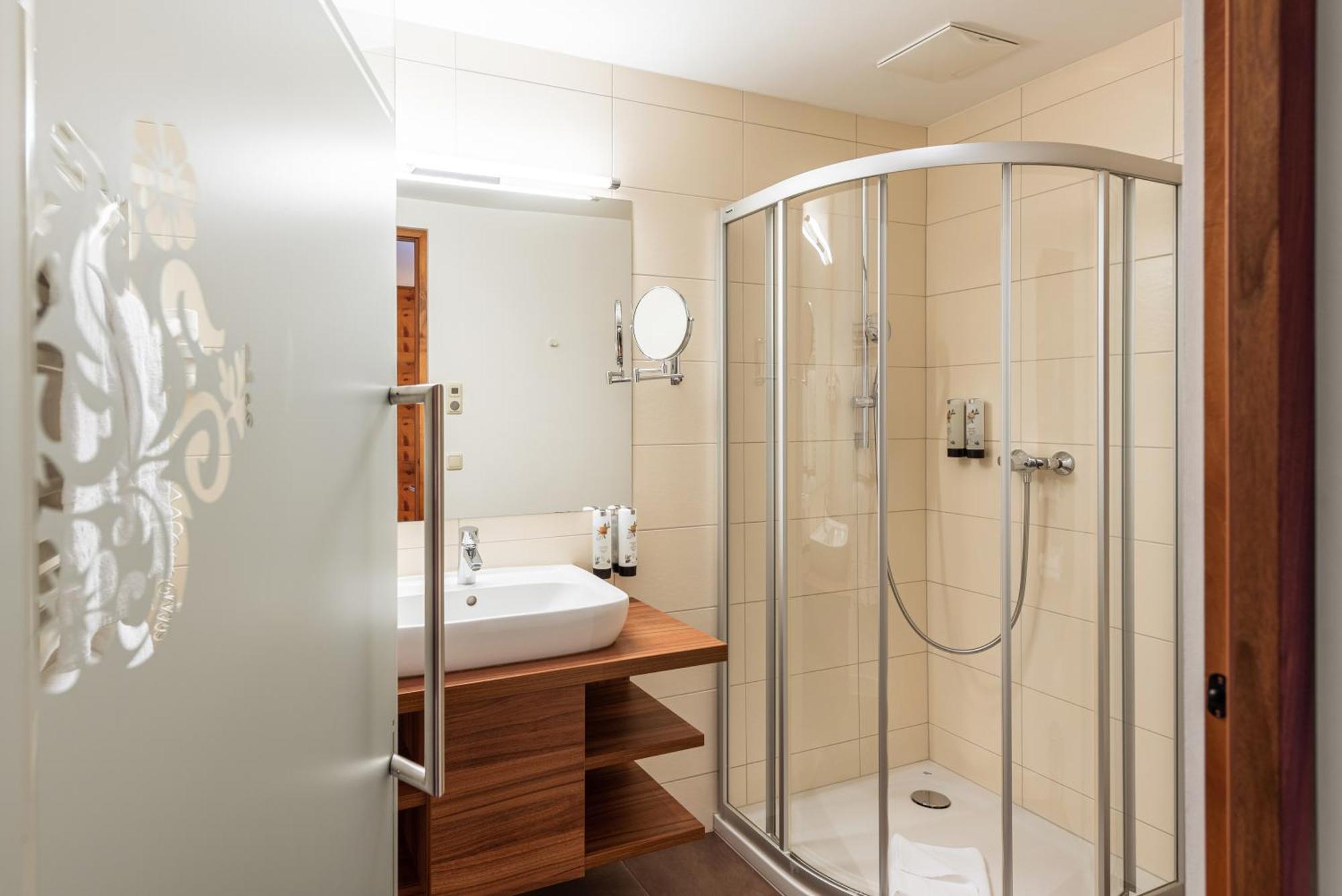 Hotel Lohningerhof Maria Alm am Steinernen Meer Room photo