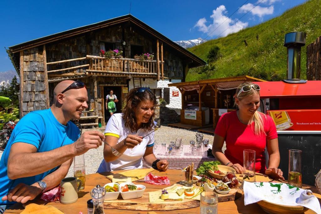Hotel Lohningerhof Maria Alm am Steinernen Meer Exterior photo