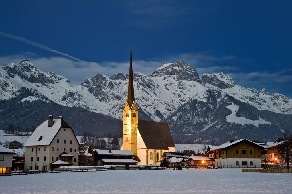 Hotel Lohningerhof Maria Alm am Steinernen Meer Exterior photo